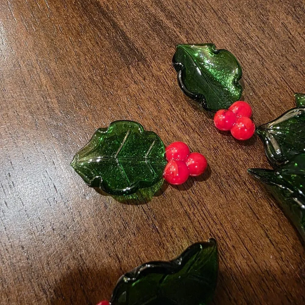 Art Glass Hand Blown Christmas Holly Berry Leaves Lot Of 46 2” each Christmas